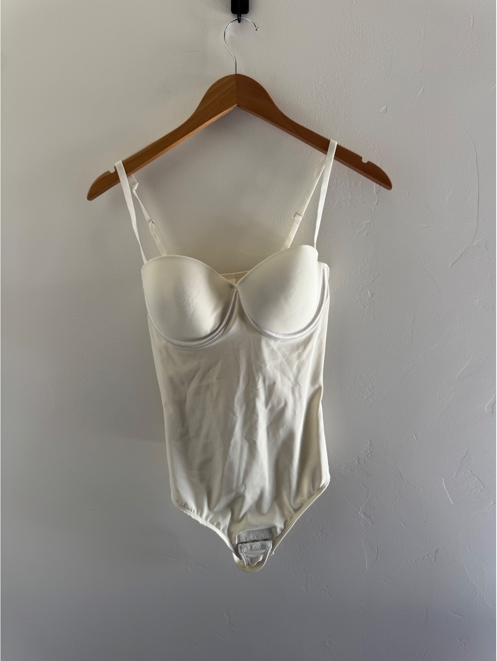 White Bustier Shapewear Bodysuit Size Medium Strapless Corset NWT